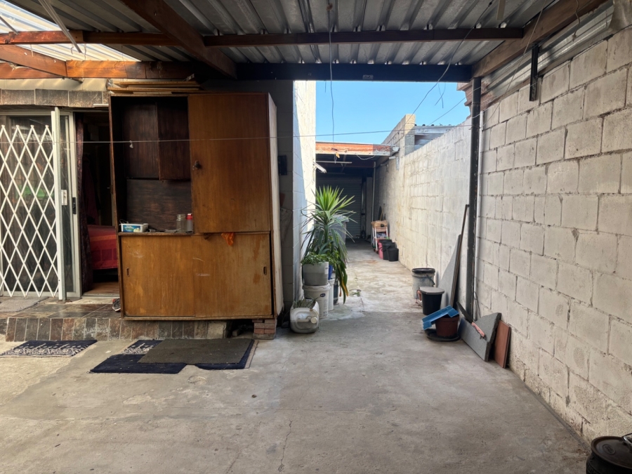  Bedroom Property for Sale in Rocklands Western Cape